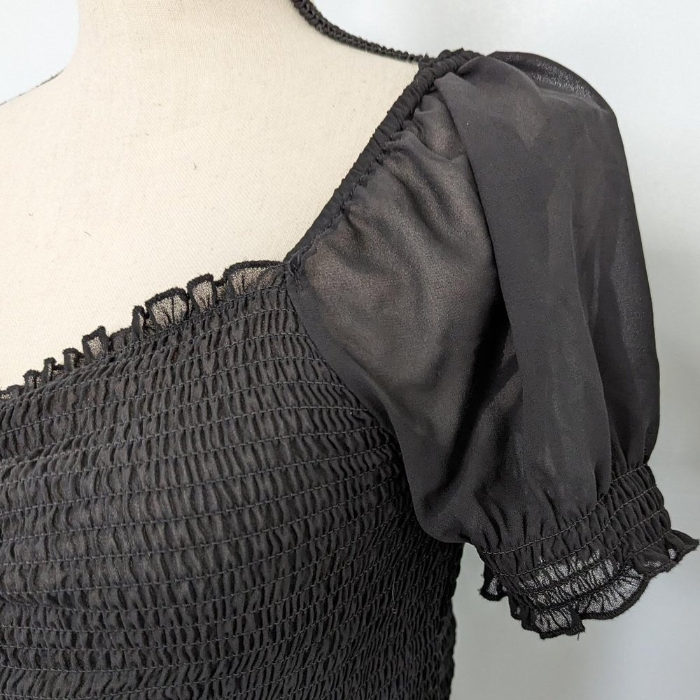 Black Cropped Ruched Cap Sleeve Top - Picture 4 of 10